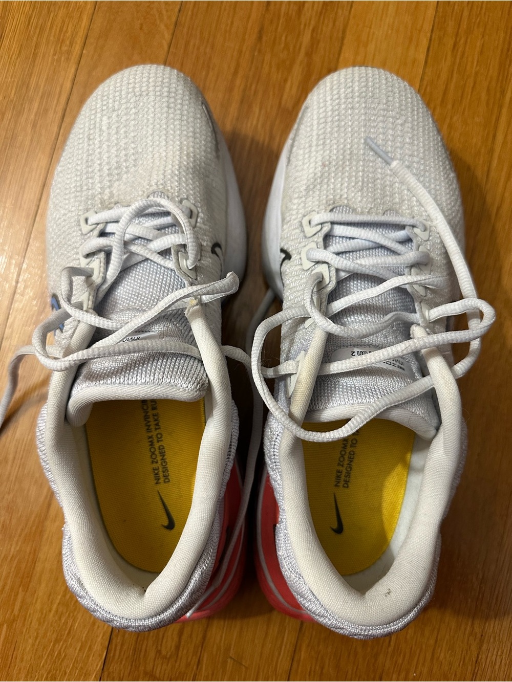 Nike Women’s size 11.5 Invincible Run 2